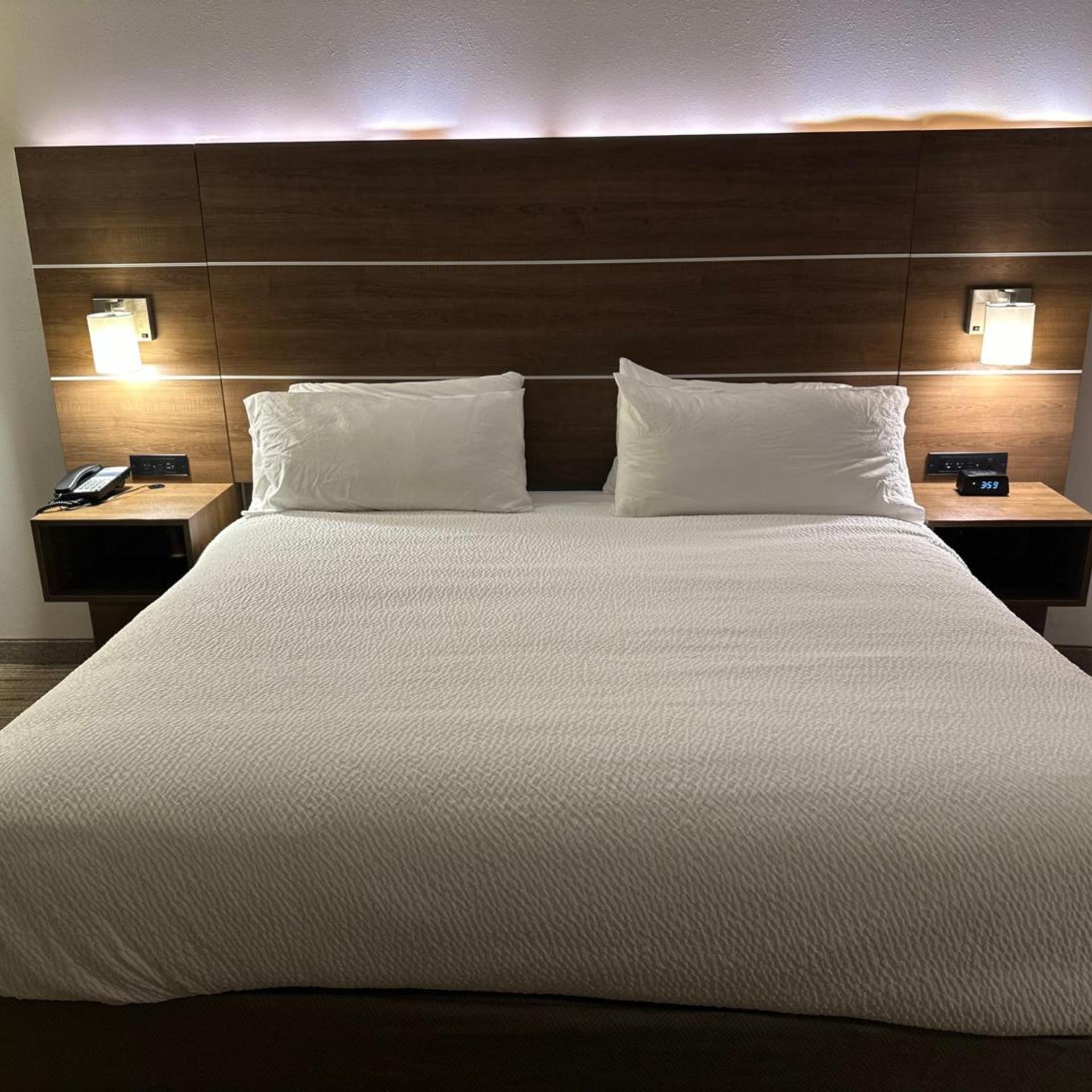 holiday inn express and suites macon north