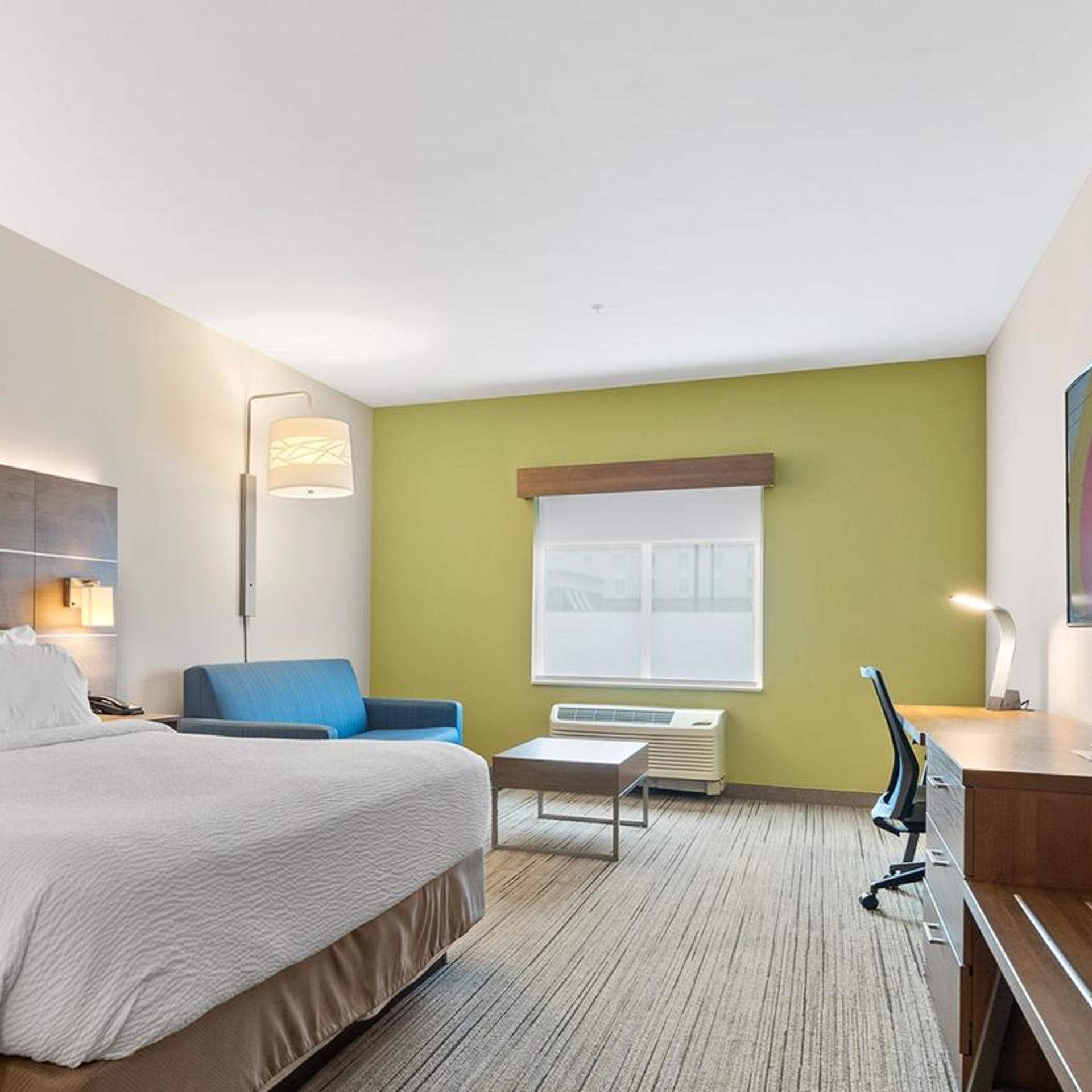 holiday inn express and suites macon north