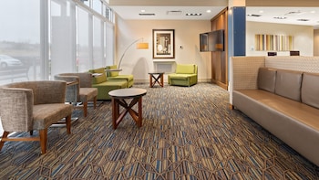 holiday inn express and suites macon north