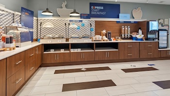 holiday inn express and suites macon north