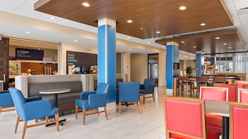 holiday inn express and suites macon north