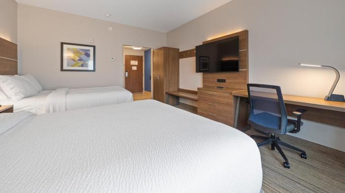 holiday inn express and suites macon north
