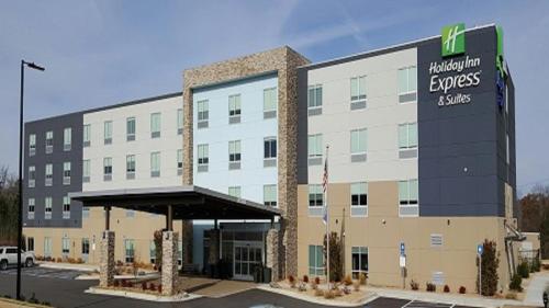 holiday inn express and suites macon north