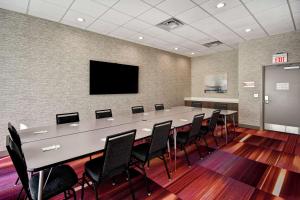 home2 suites by hilton columbus downtown