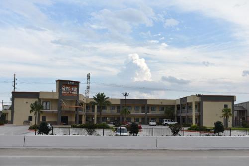 grand villa inn and suites humble