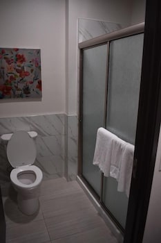 grand villa inn and suites humble