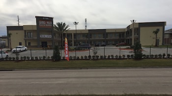 grand villa inn and suites humble