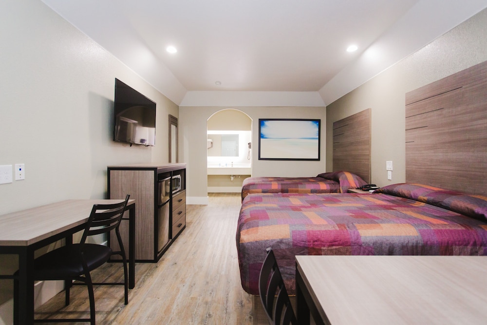 palace inn beltway 8 and westview