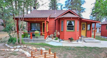 A Sweet Pine Cabin