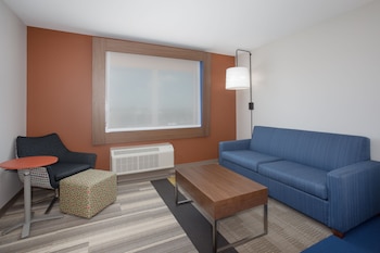 holiday inn express and suites dakota dunes event center