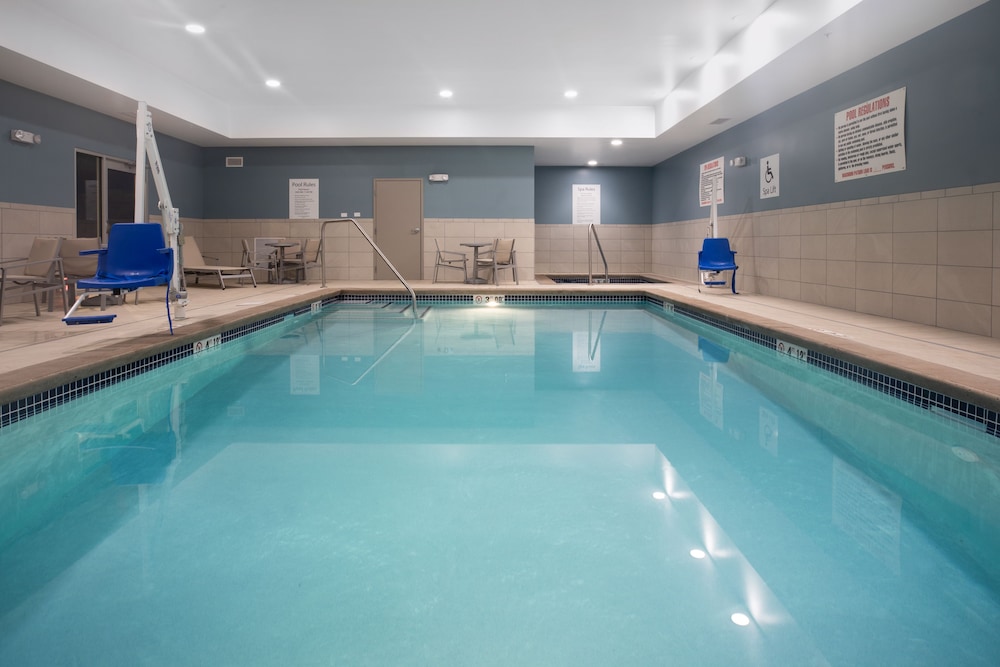 holiday inn express and suites dakota dunes event center