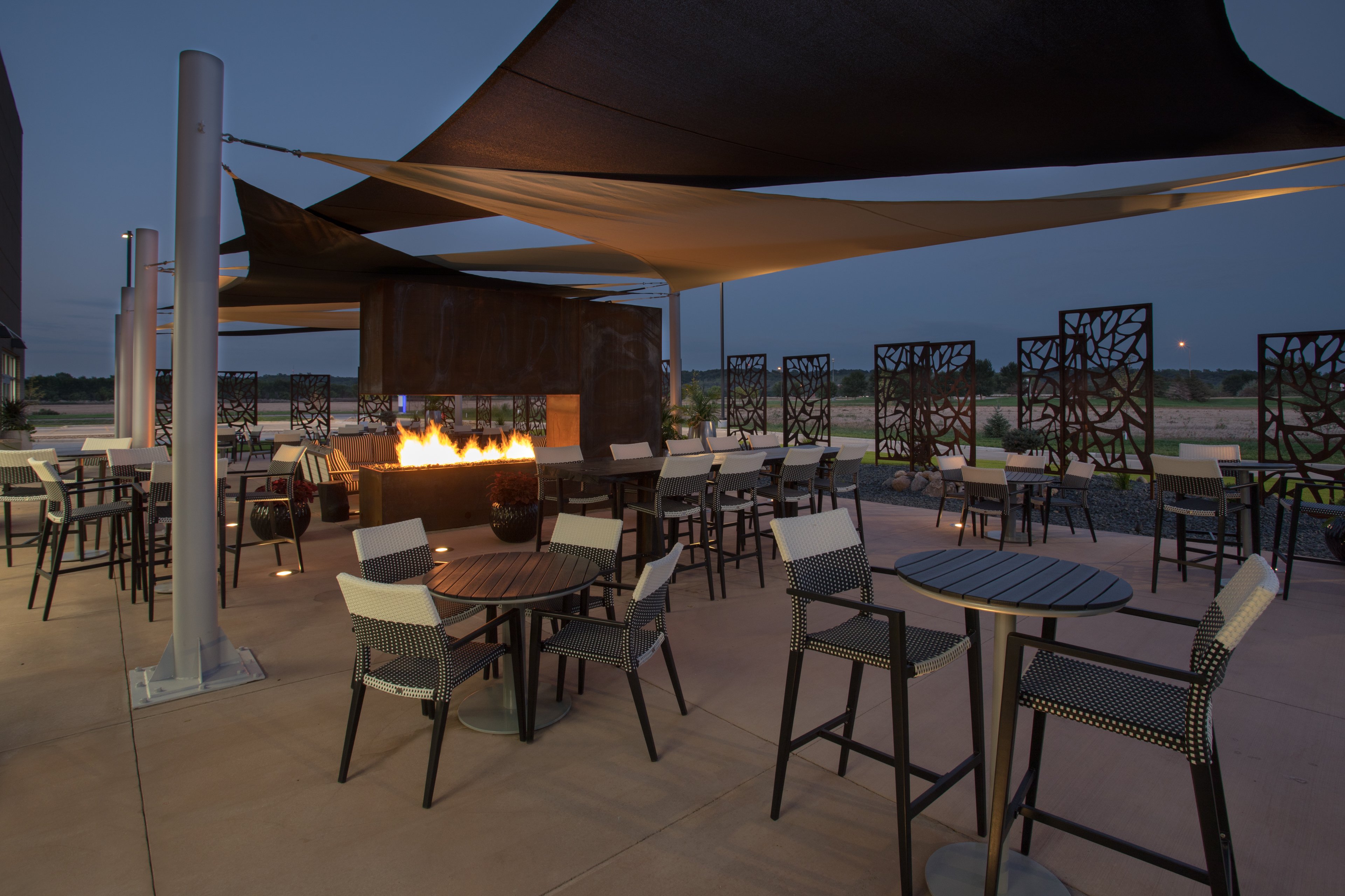 holiday inn express and suites dakota dunes event center