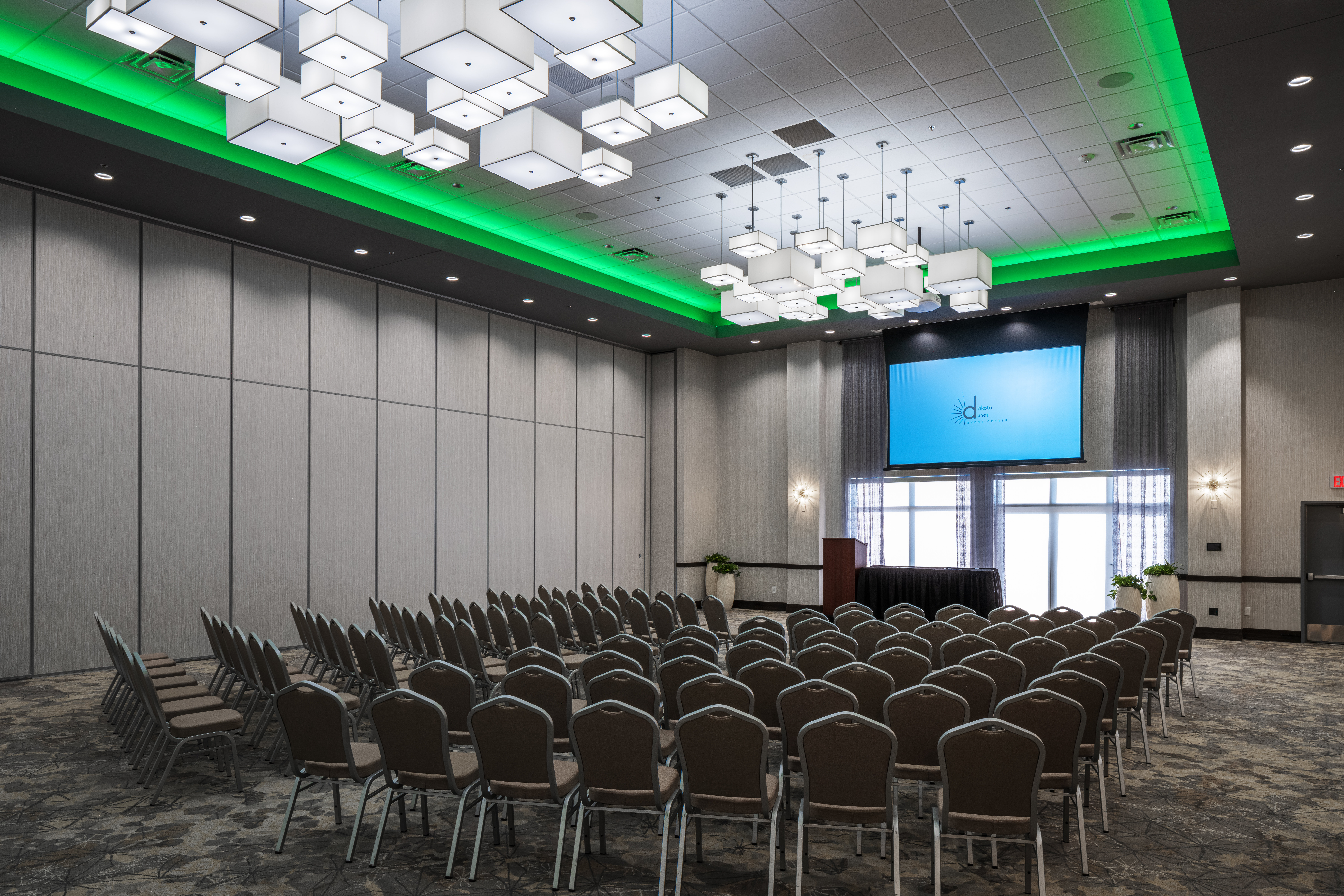 holiday inn express and suites dakota dunes event center