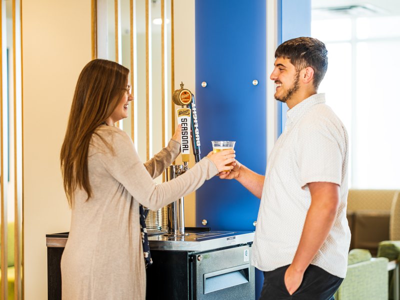 holiday inn express and suites dakota dunes event center