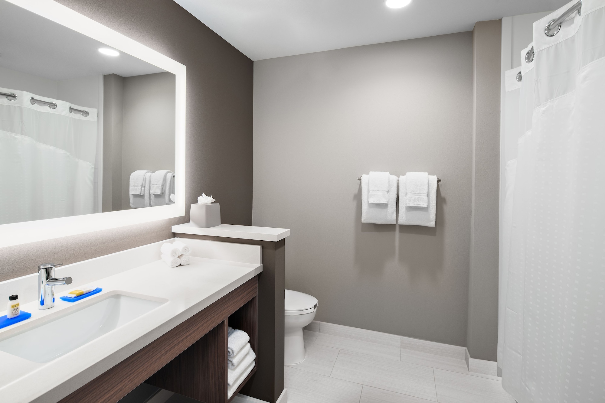 holiday inn express and suites lubbock central univ area