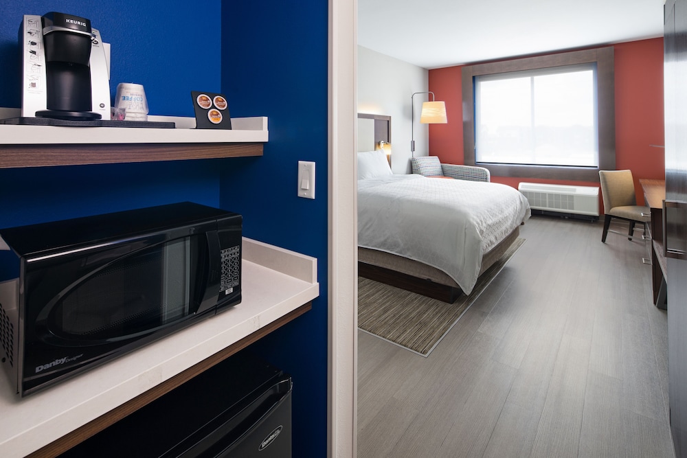 holiday inn express and suites lubbock central univ area