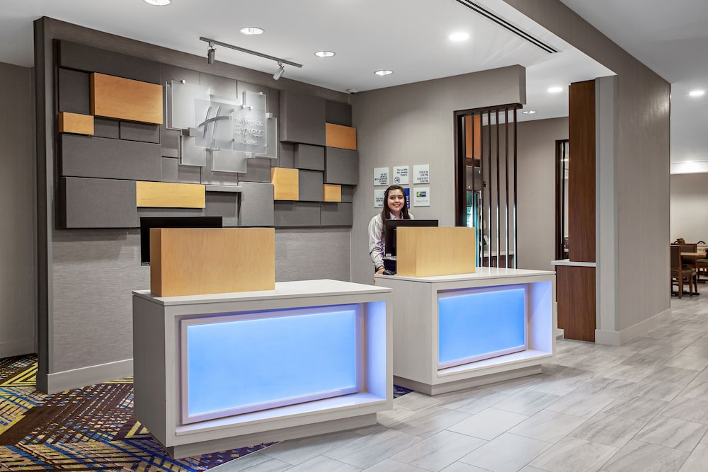 holiday inn express and suites lubbock central univ area