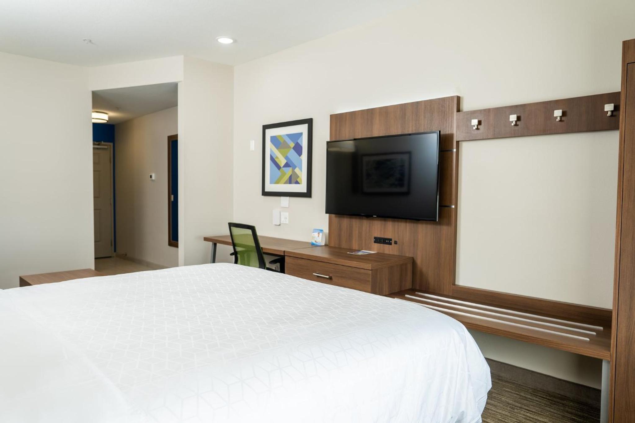holiday inn express and suites lubbock central univ area
