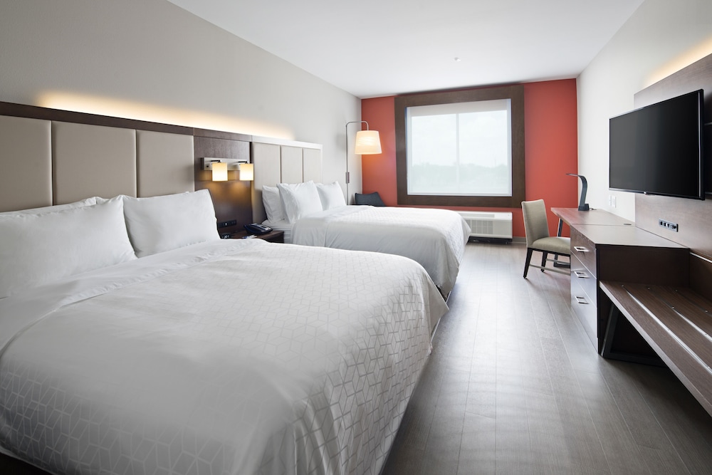 holiday inn express and suites lubbock central univ area