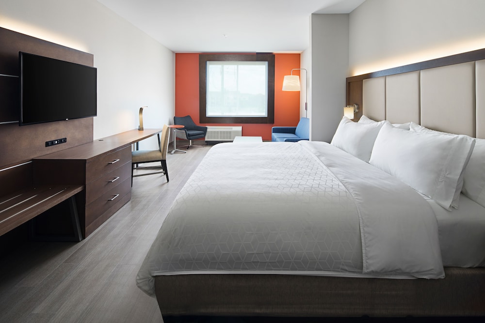 holiday inn express and suites lubbock central univ area