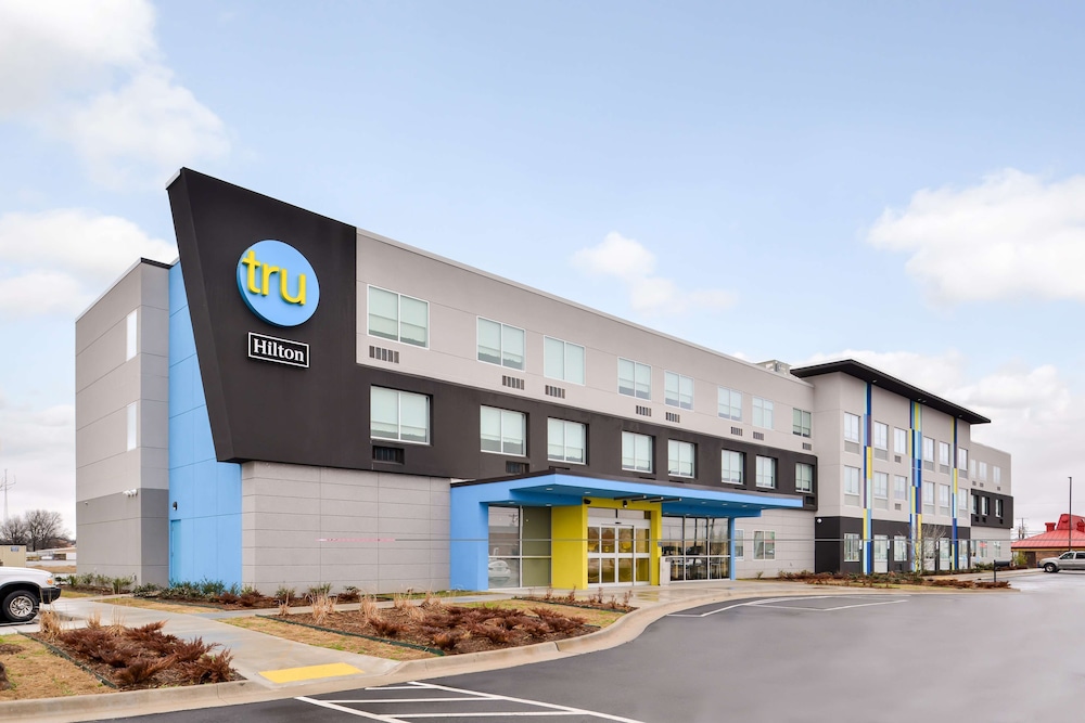 tru by hilton stuttgart ar