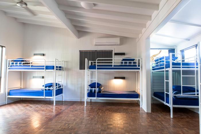 wake up byron bay hostel