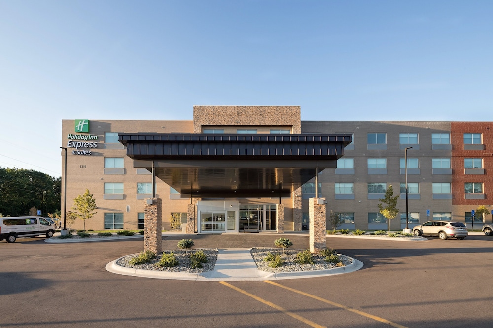 holiday inn express and suites kalamazoo west by ihg
