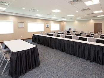 holiday inn express and suites kalamazoo west by ihg