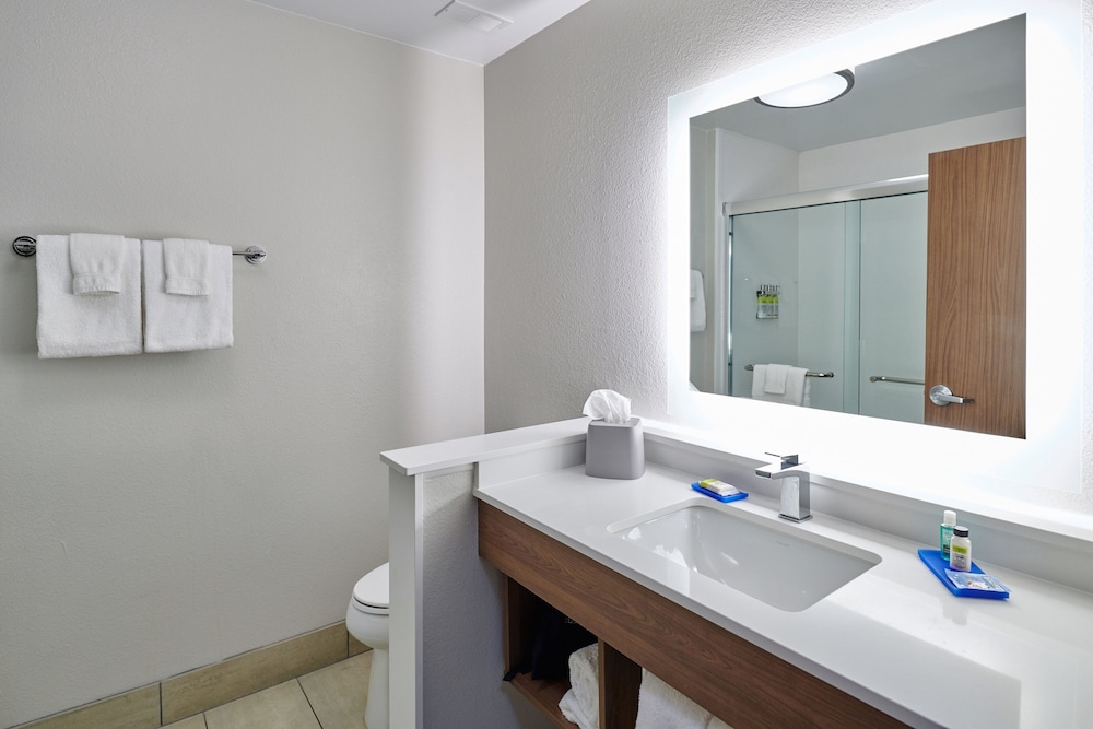 holiday inn express and suites el paso east by ihg