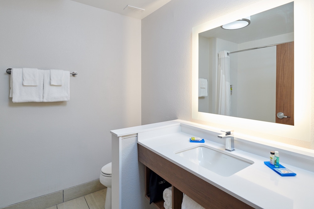 holiday inn express and suites el paso east by ihg