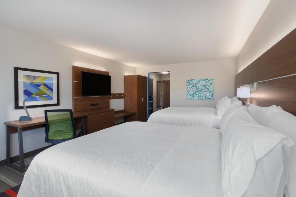 holiday inn express and suites lake havasu london bridge