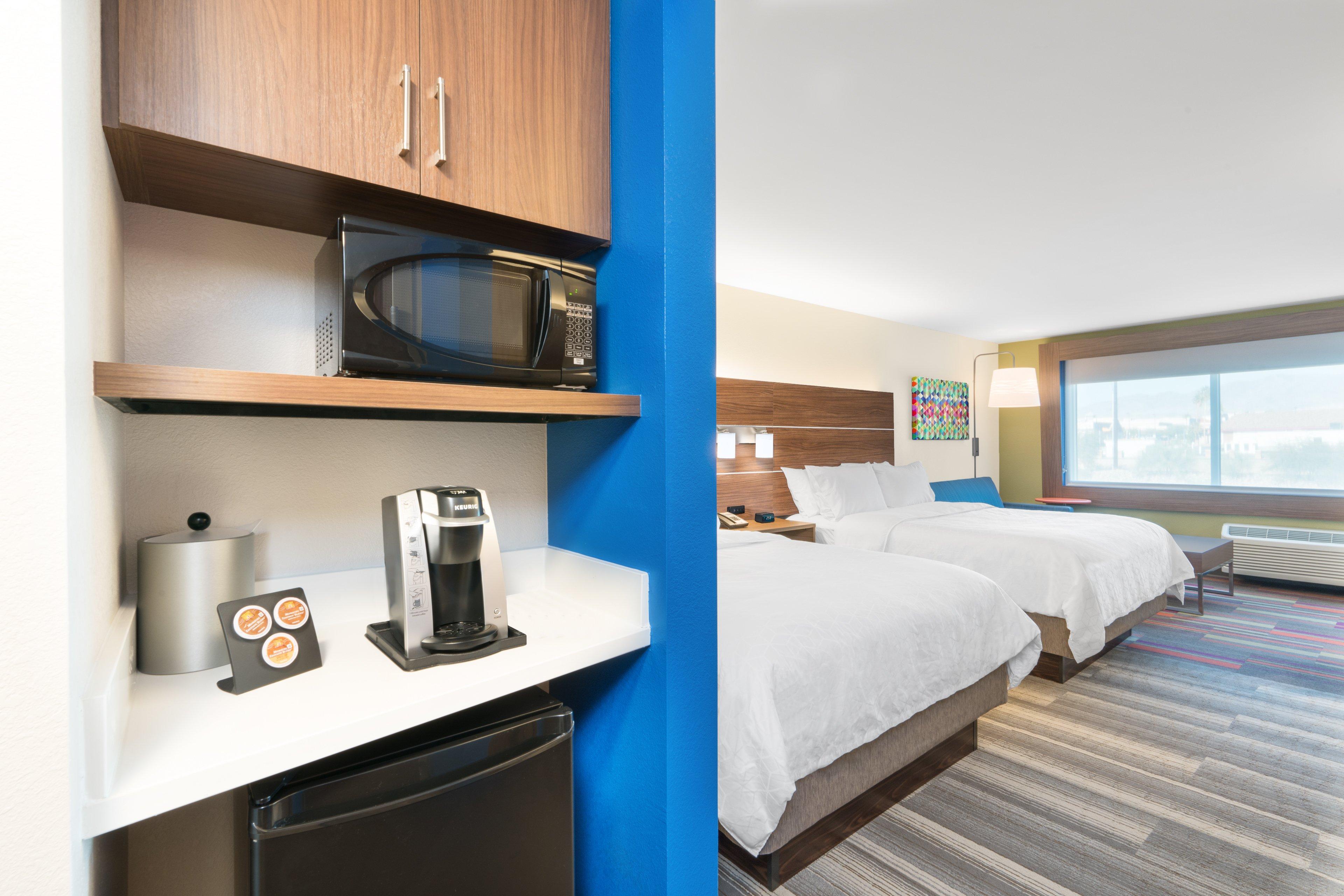 holiday inn express and suites lake havasu london bridge