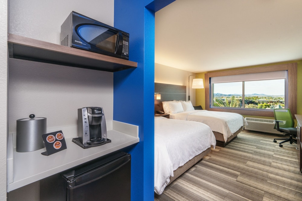 holiday inn express and suites lake havasu london bridge