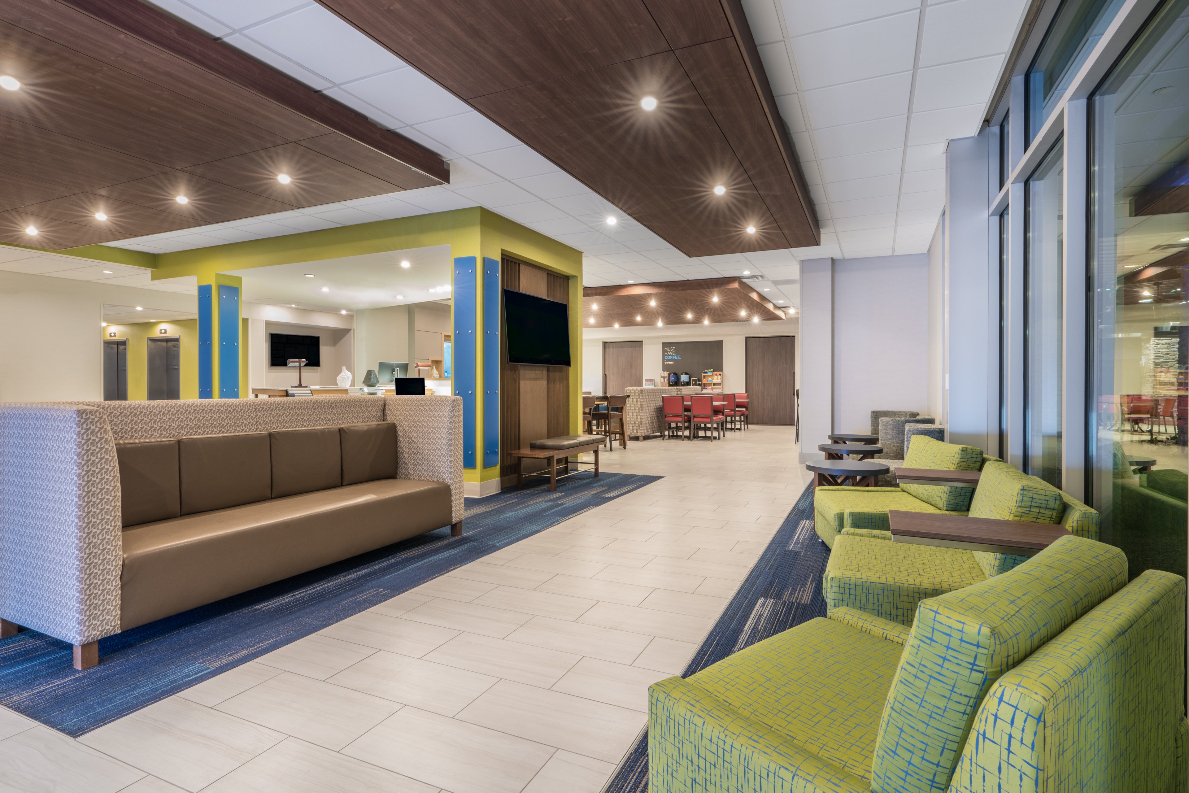 holiday inn express and suites lake havasu london bridge