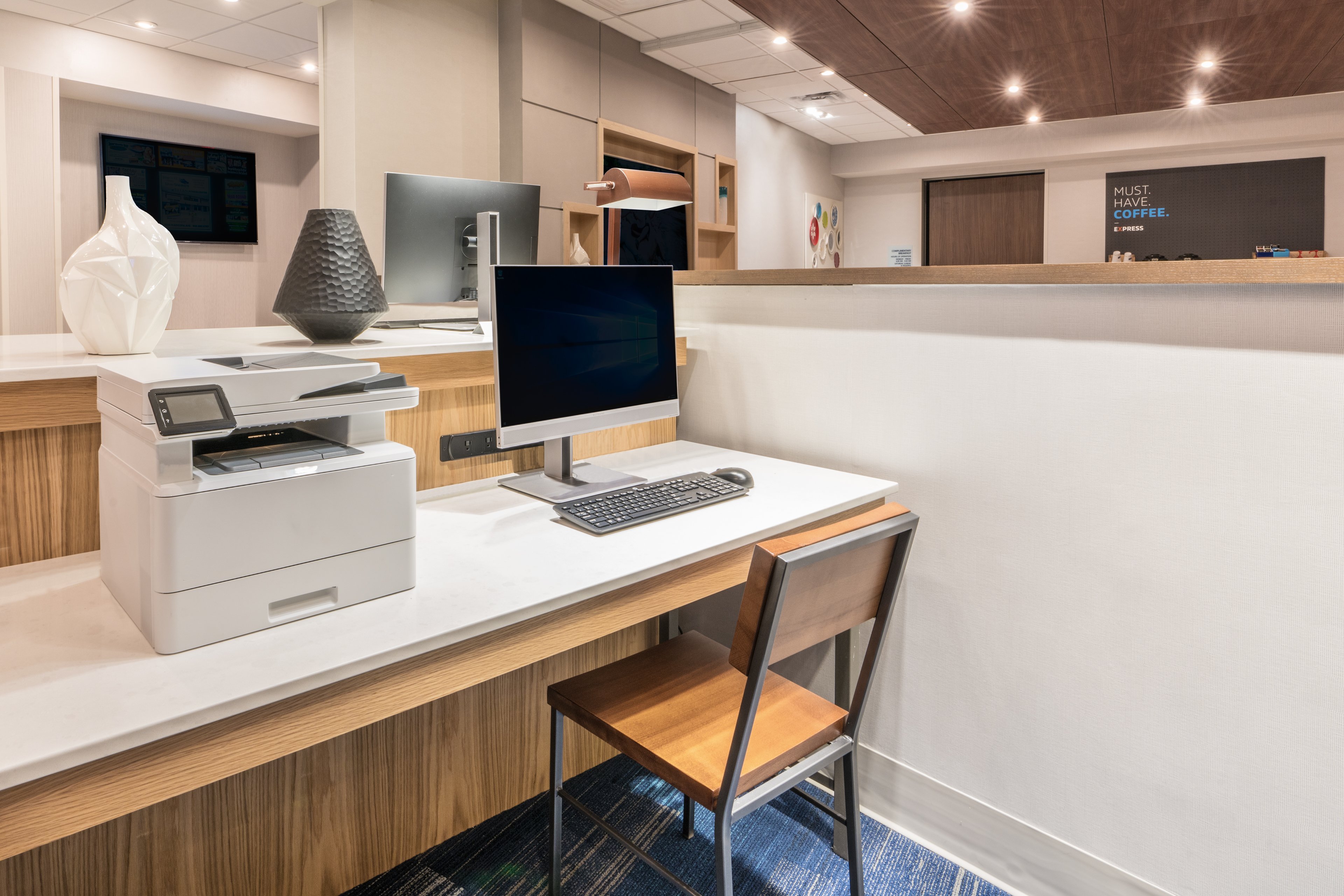 holiday inn express and suites lake havasu london bridge