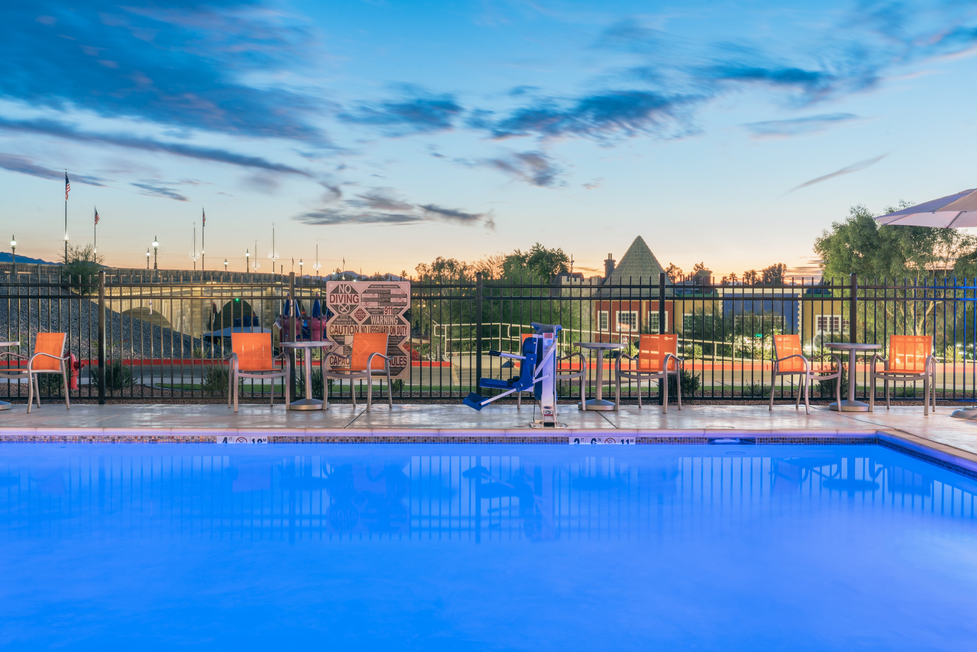 holiday inn express and suites lake havasu london bridge