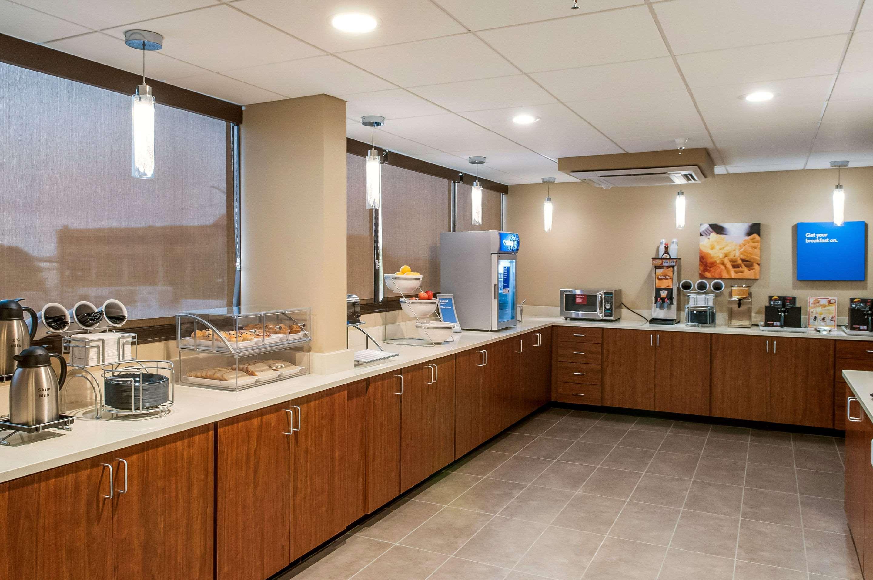 comfort inn and suites at copeland tower