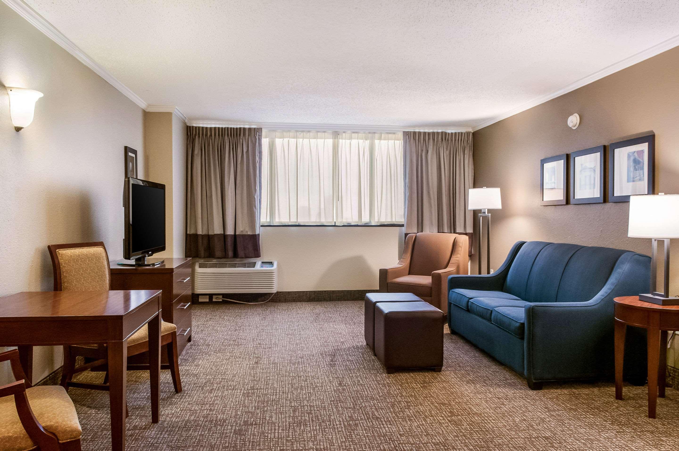 comfort inn and suites at copeland tower