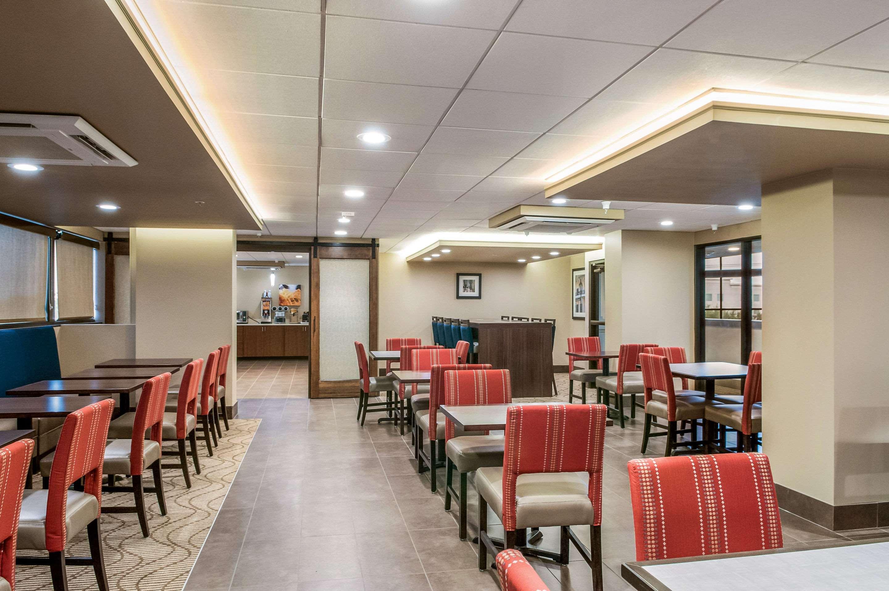 comfort inn and suites at copeland tower