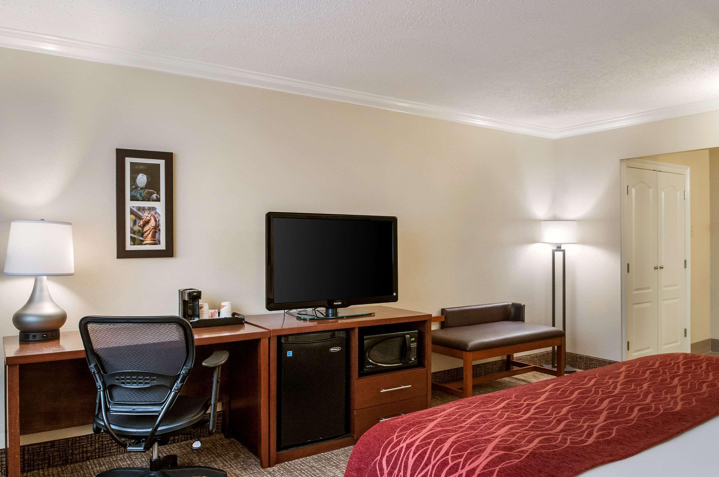 comfort inn and suites at copeland tower