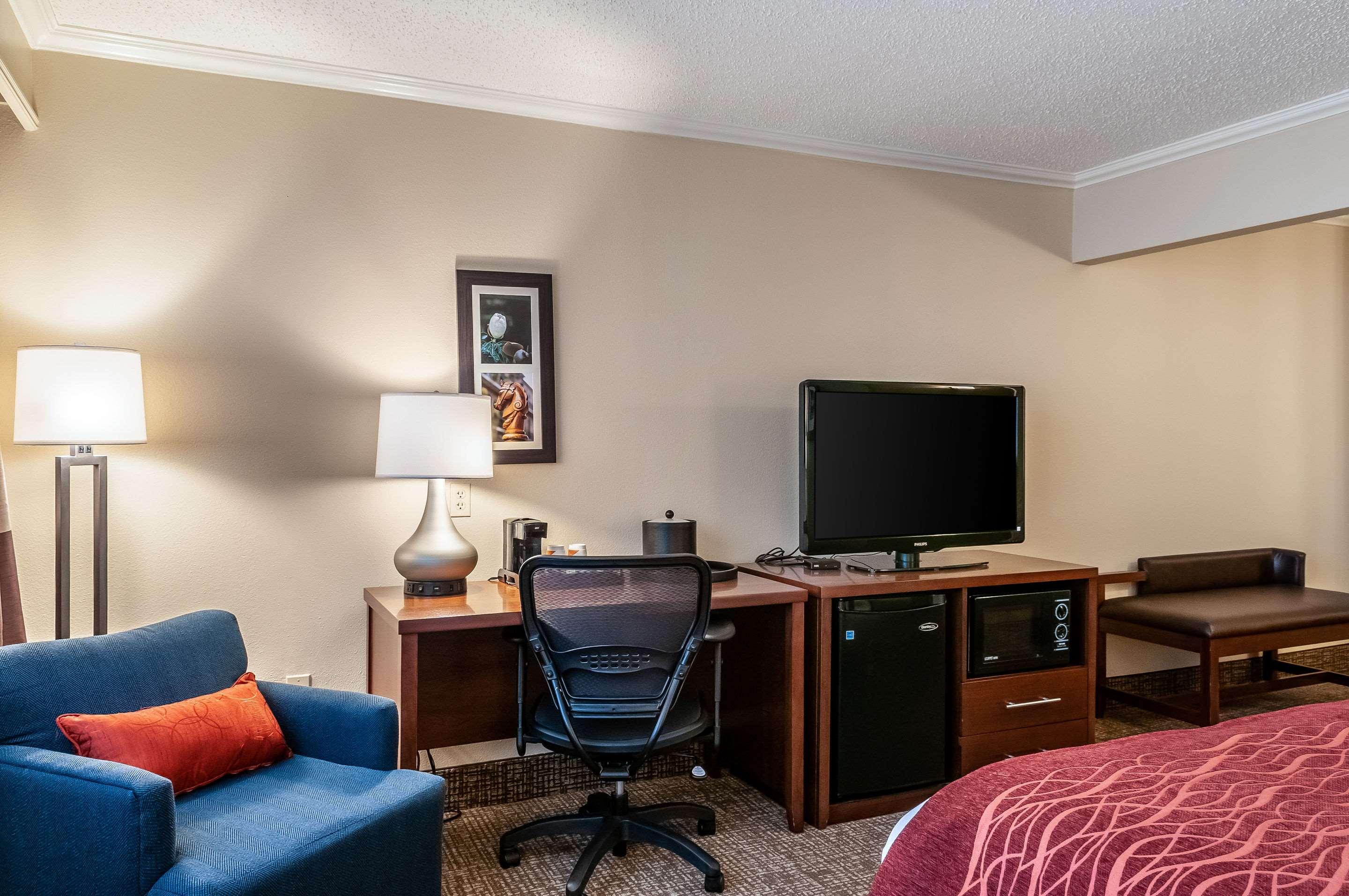 comfort inn and suites at copeland tower