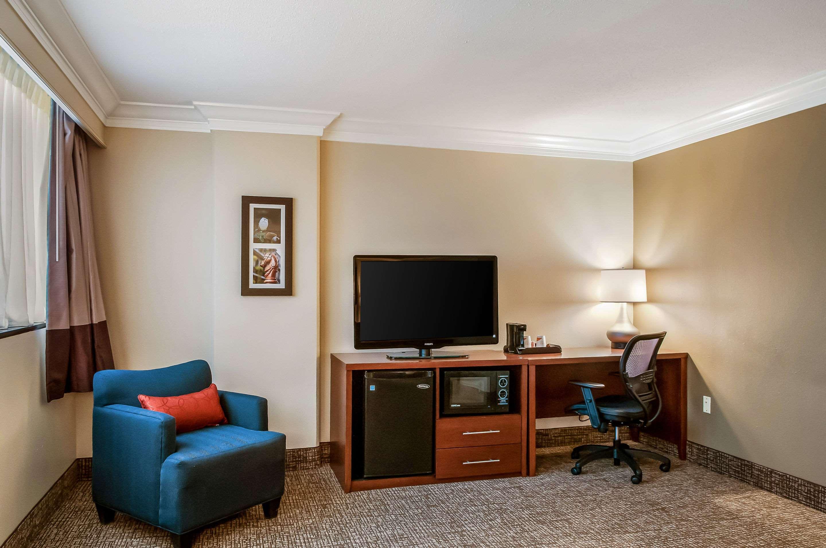 comfort inn and suites at copeland tower