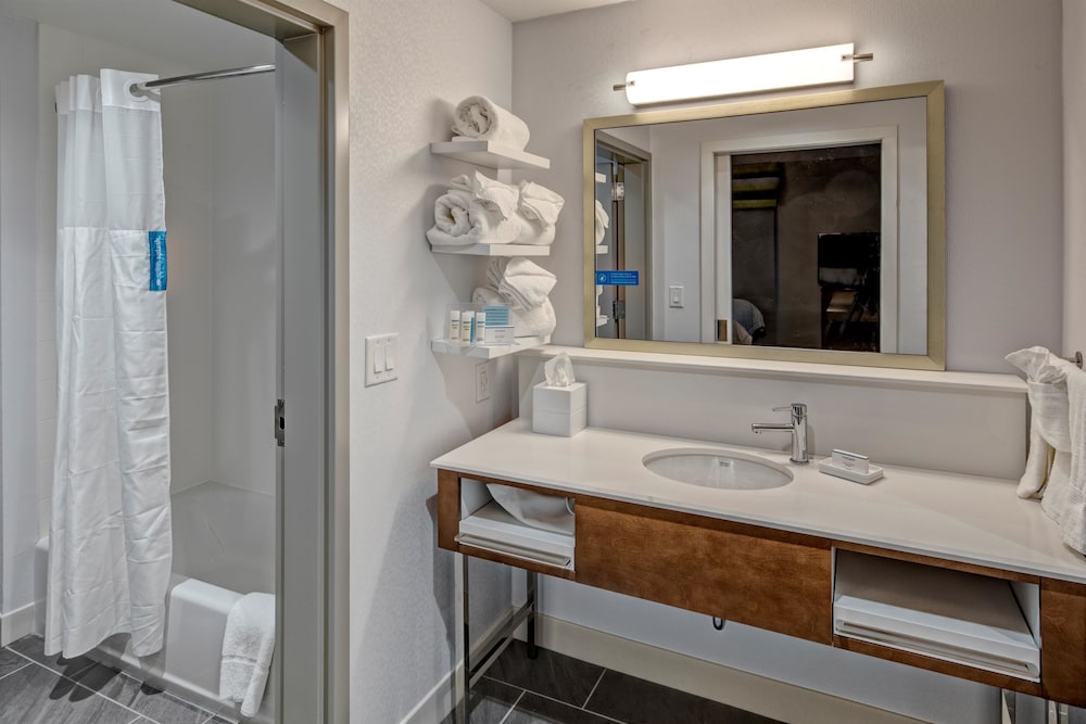 hampton inn and suites nashville goodlettsville