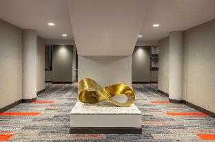 The Summit Hotel,Near Cincinnati Observatory Center,4 star