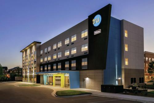 tru by hilton charlotte ayrsley