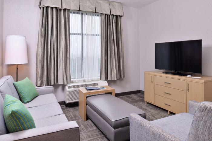 homewood suites by hilton des moines airport