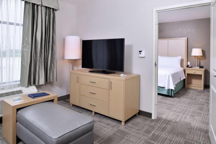 homewood suites by hilton des moines airport