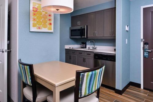 homewood suites by hilton des moines airport