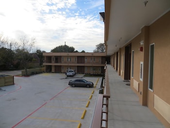 crystal inn sugar land
