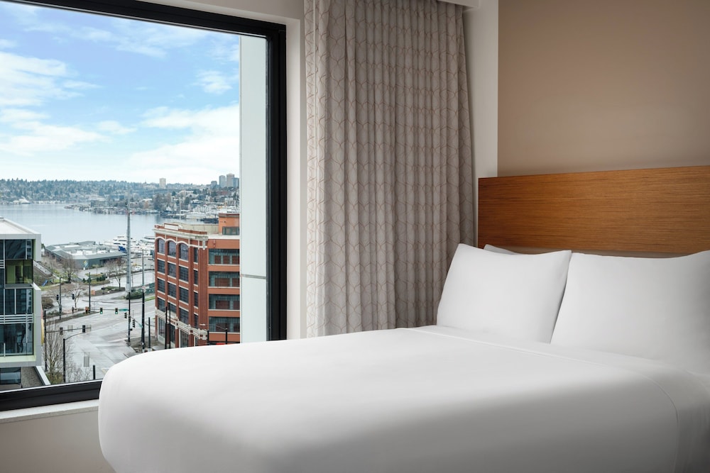 even hotel seattle downtown lake union by ihg